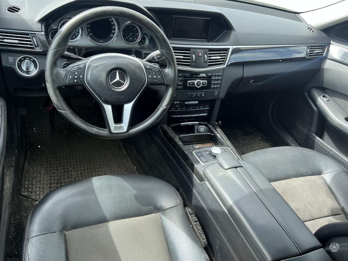 Mercedes-Benz E300 rezerves daļās