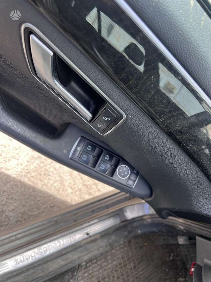 Mercedes-Benz E300 rezerves daļās