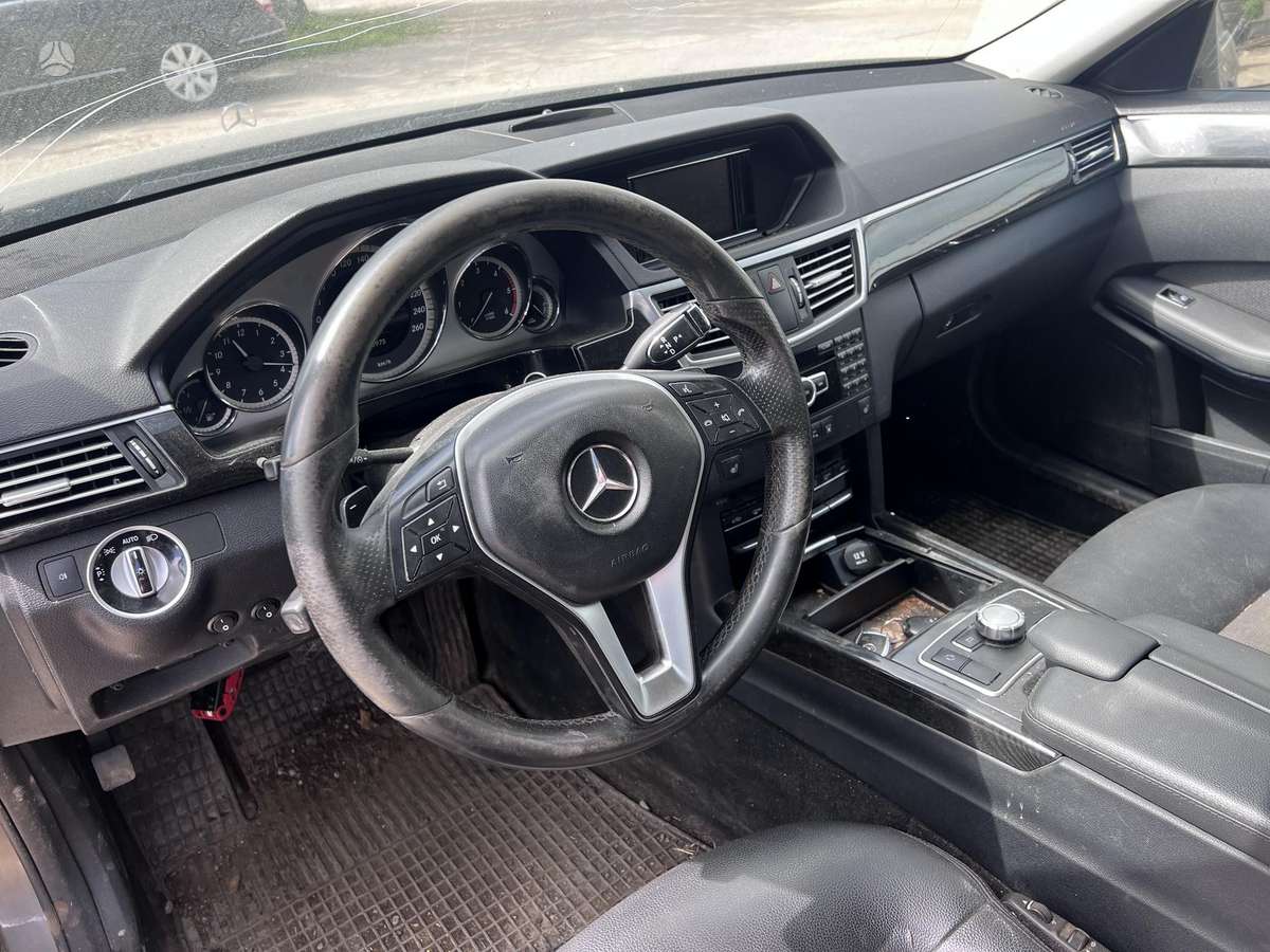 Mercedes-Benz E300 rezerves daļās