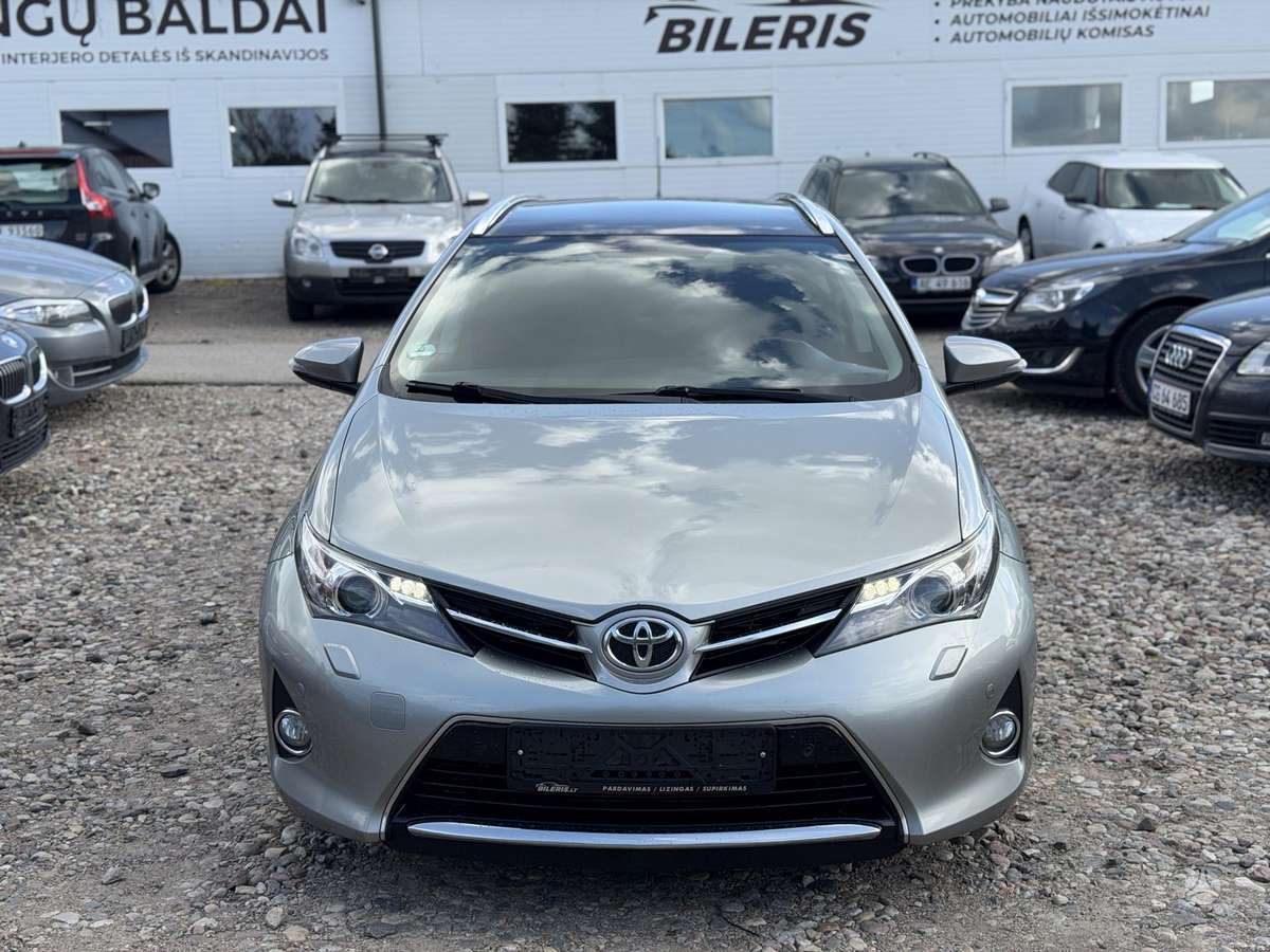 Toyota Auris, 2.0 l., Универсал