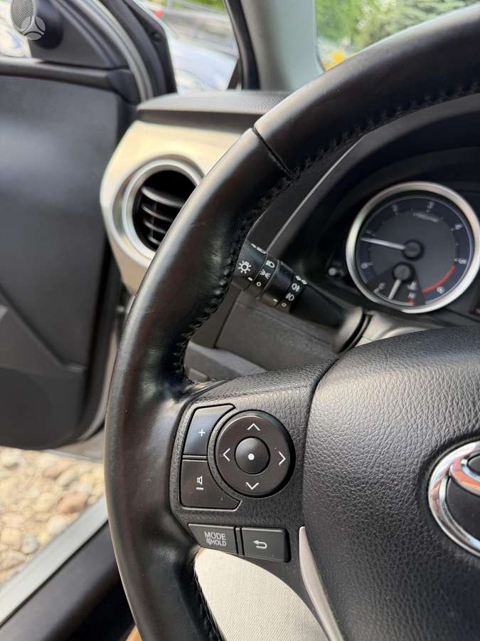 Toyota Auris, 2.0 l., Универсал