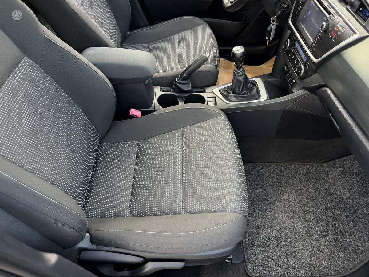 Toyota Auris, 2.0 l., Универсал