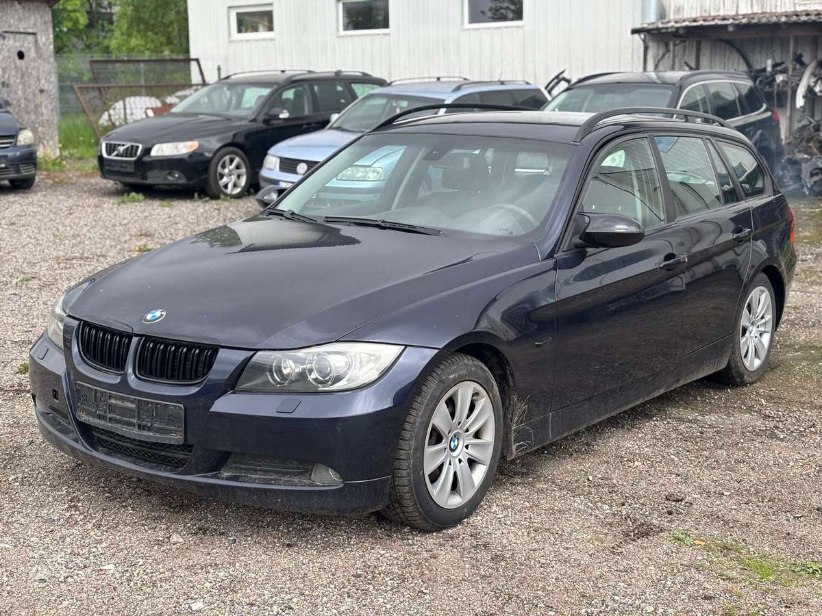 BMW 320 37068366700