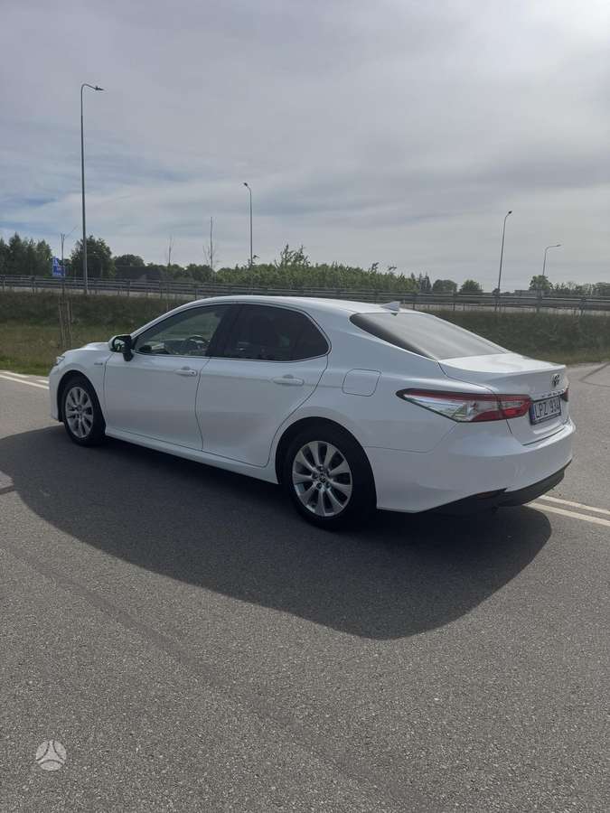Toyota Camry - 10