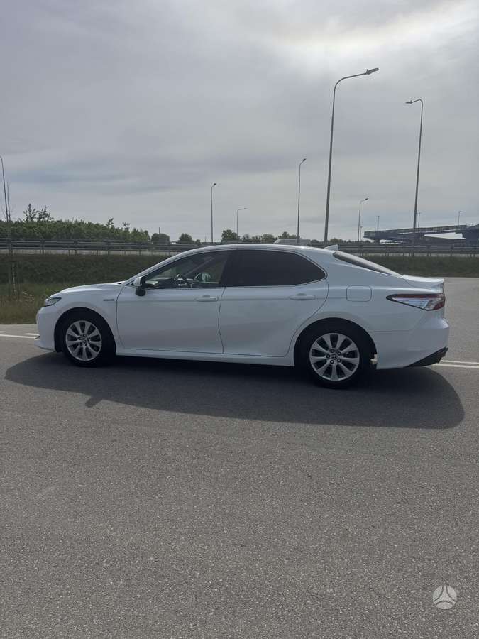 Toyota Camry - 12