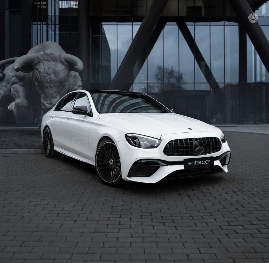 Mercedes-Benz E300, sedanas