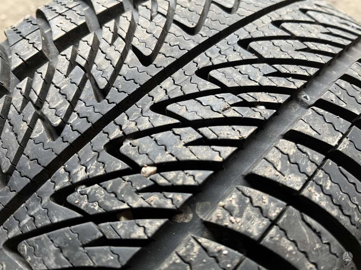 Goodyear UltraGrip 8 Performance, зимние 225/40 R18