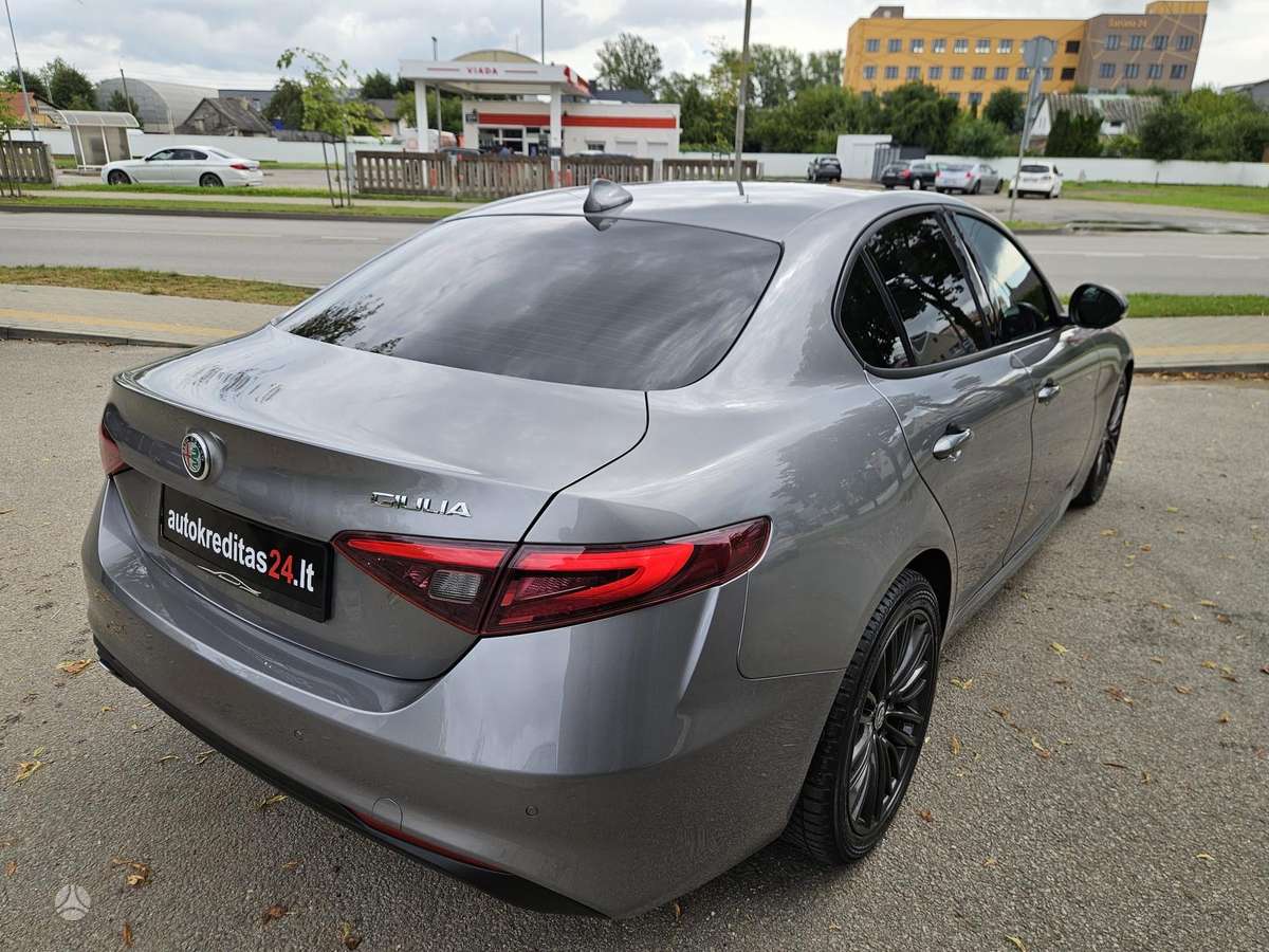 Alfa Romeo Giulia, 2.1 l., Седан