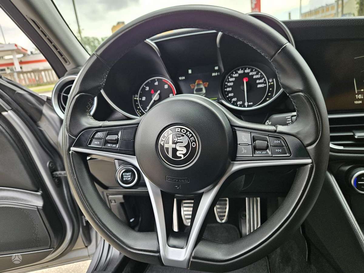 Alfa Romeo Giulia, 2.1 l., Седан
