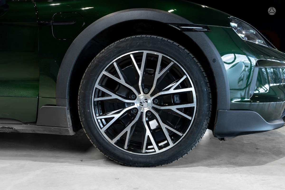 Porsche Taycan - 7