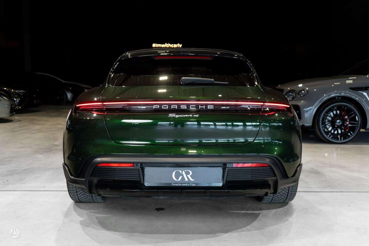 Porsche Taycan - 5