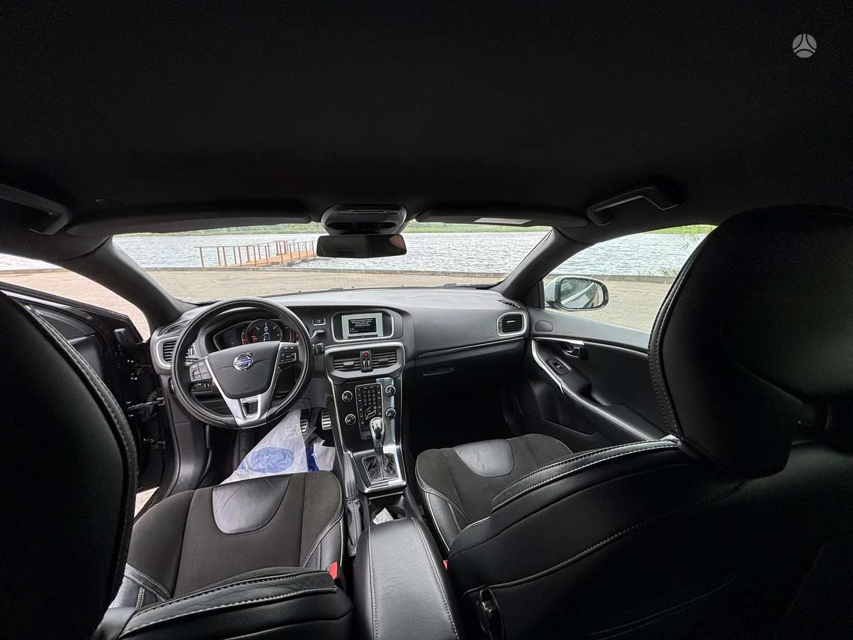 Volvo V40, 2.0 l., Хэтчбек