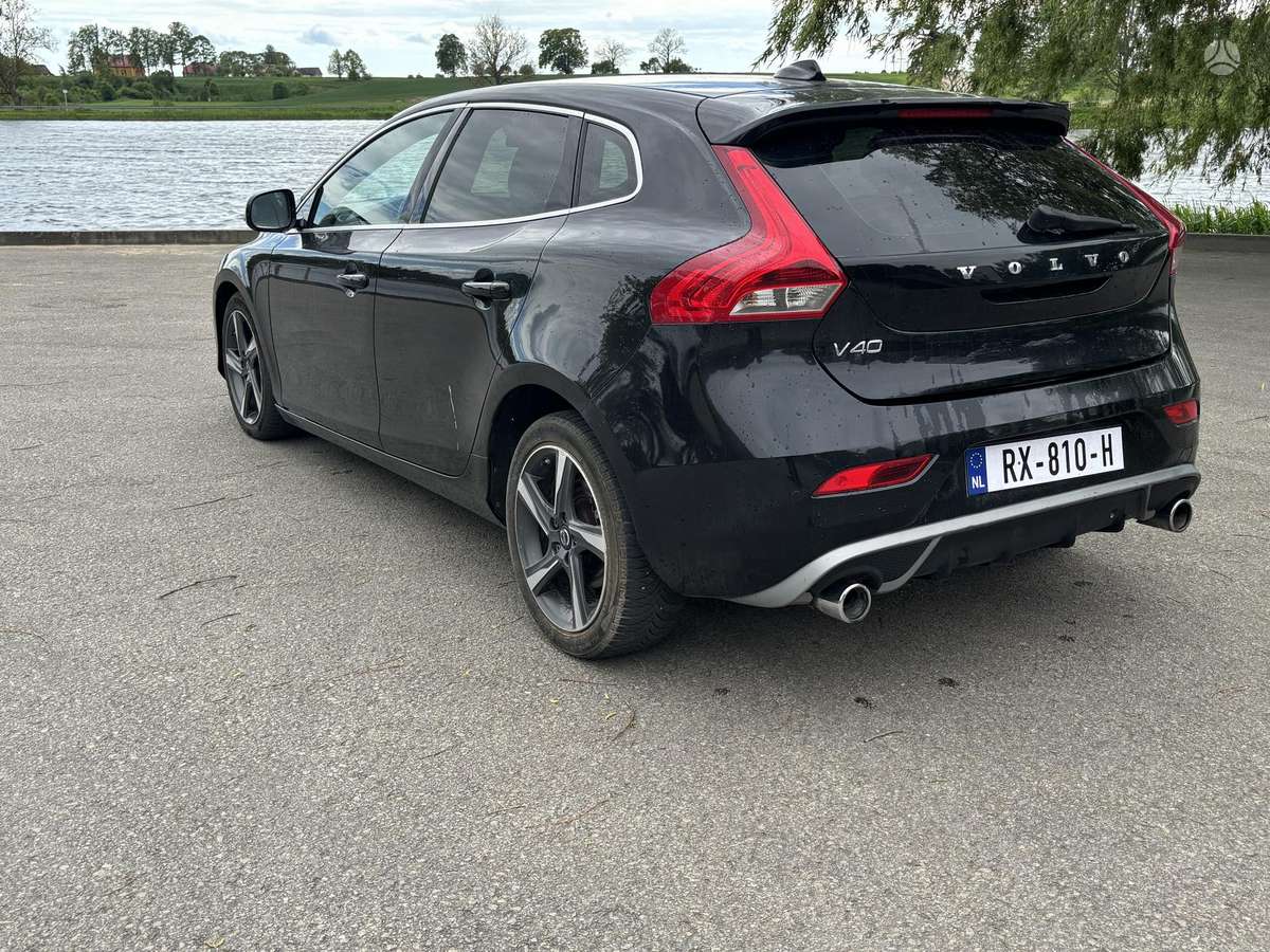 Volvo V40, 2.0 l., Хэтчбек