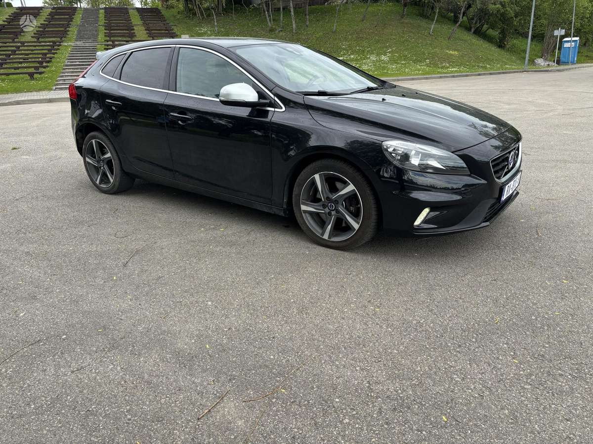 Volvo V40, 2.0 l., Хэтчбек