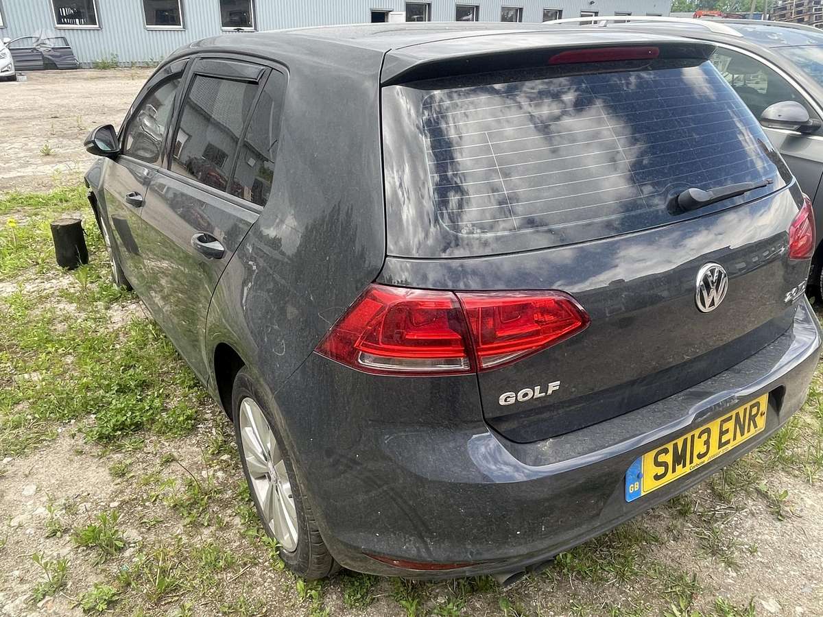 Volkswagen Golf rezerves daļās