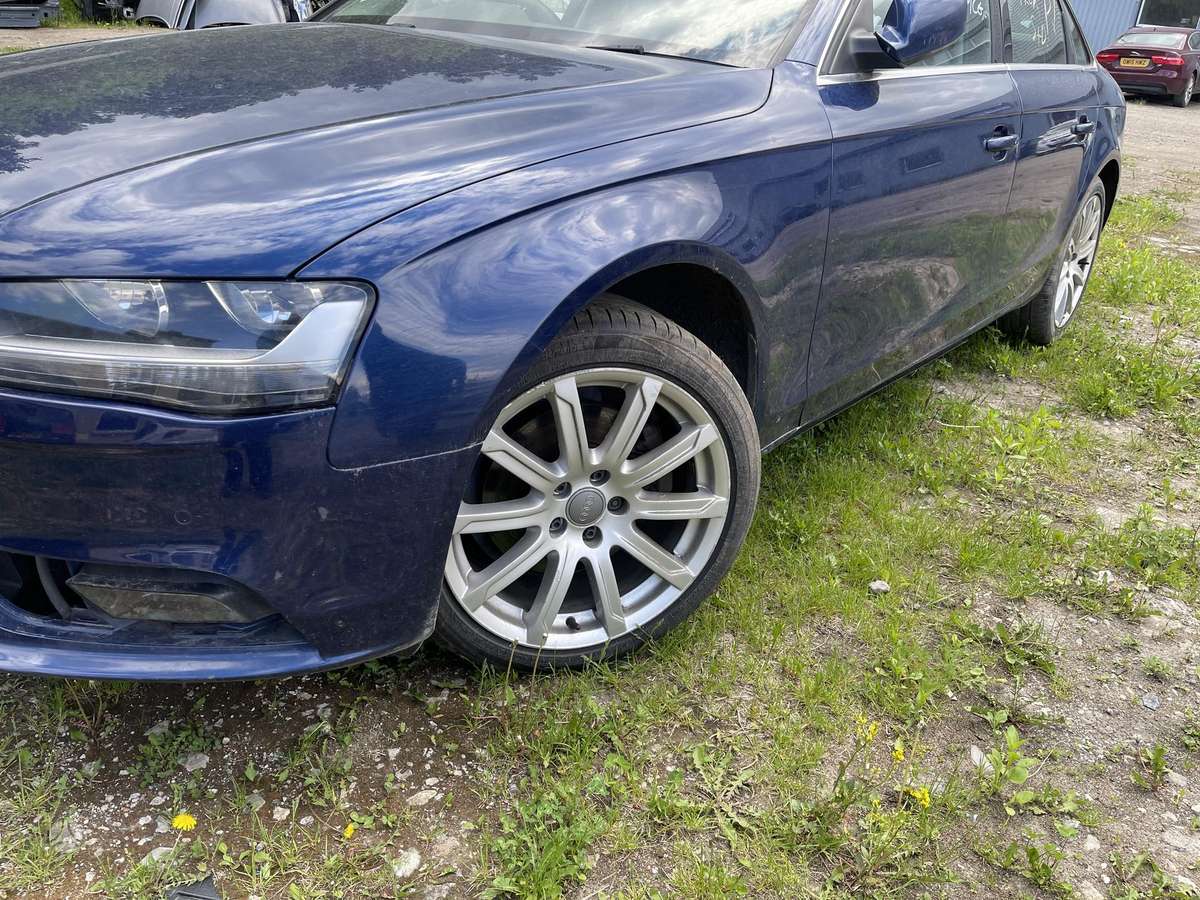 Audi A4 dalimis