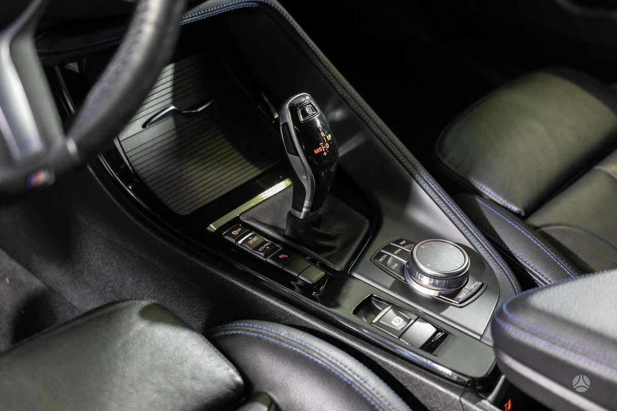 BMW X2, 2.0 l., off-road / crossover
