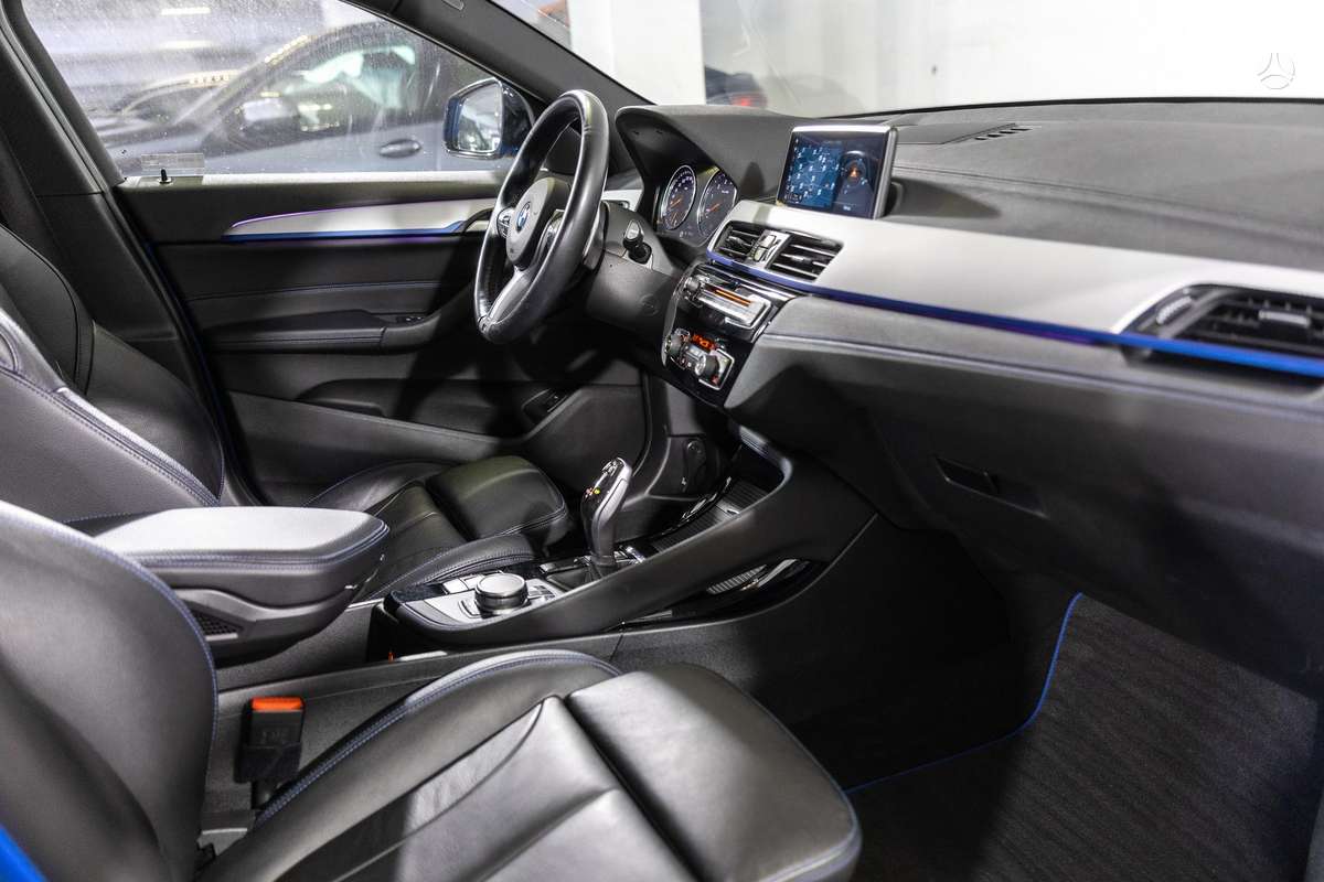 BMW X2, 2.0 l., off-road / crossover