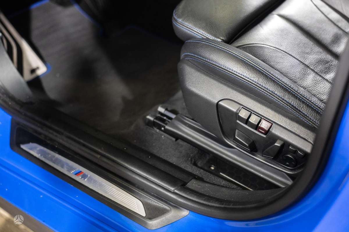 BMW X2, 2.0 l., off-road / crossover