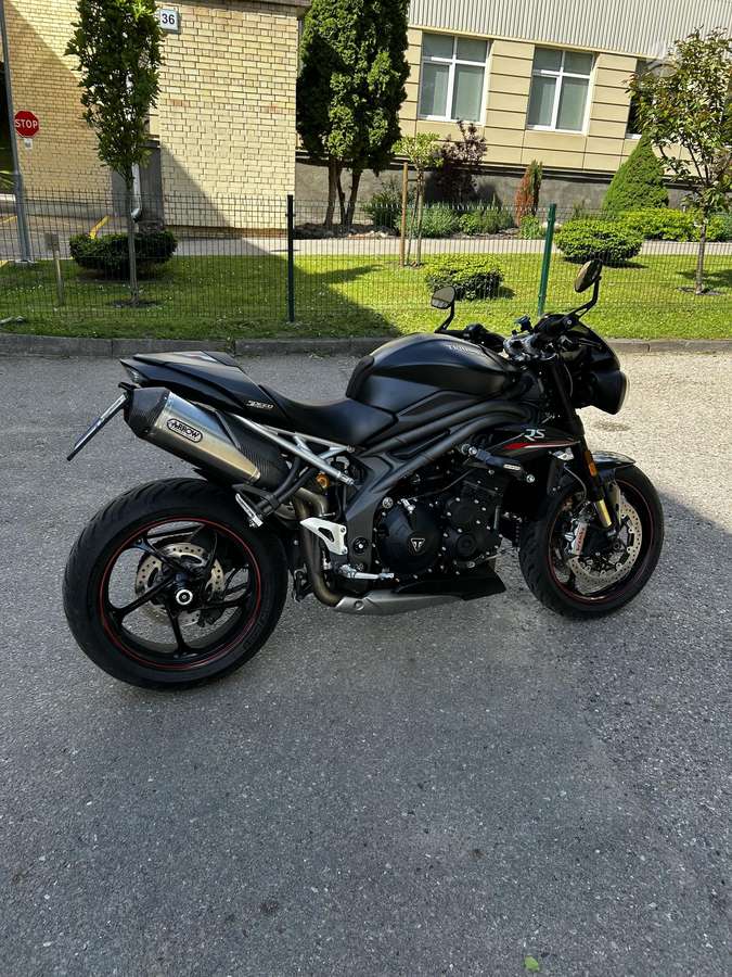 Triumph Speed Triple 1050cc, street / classic