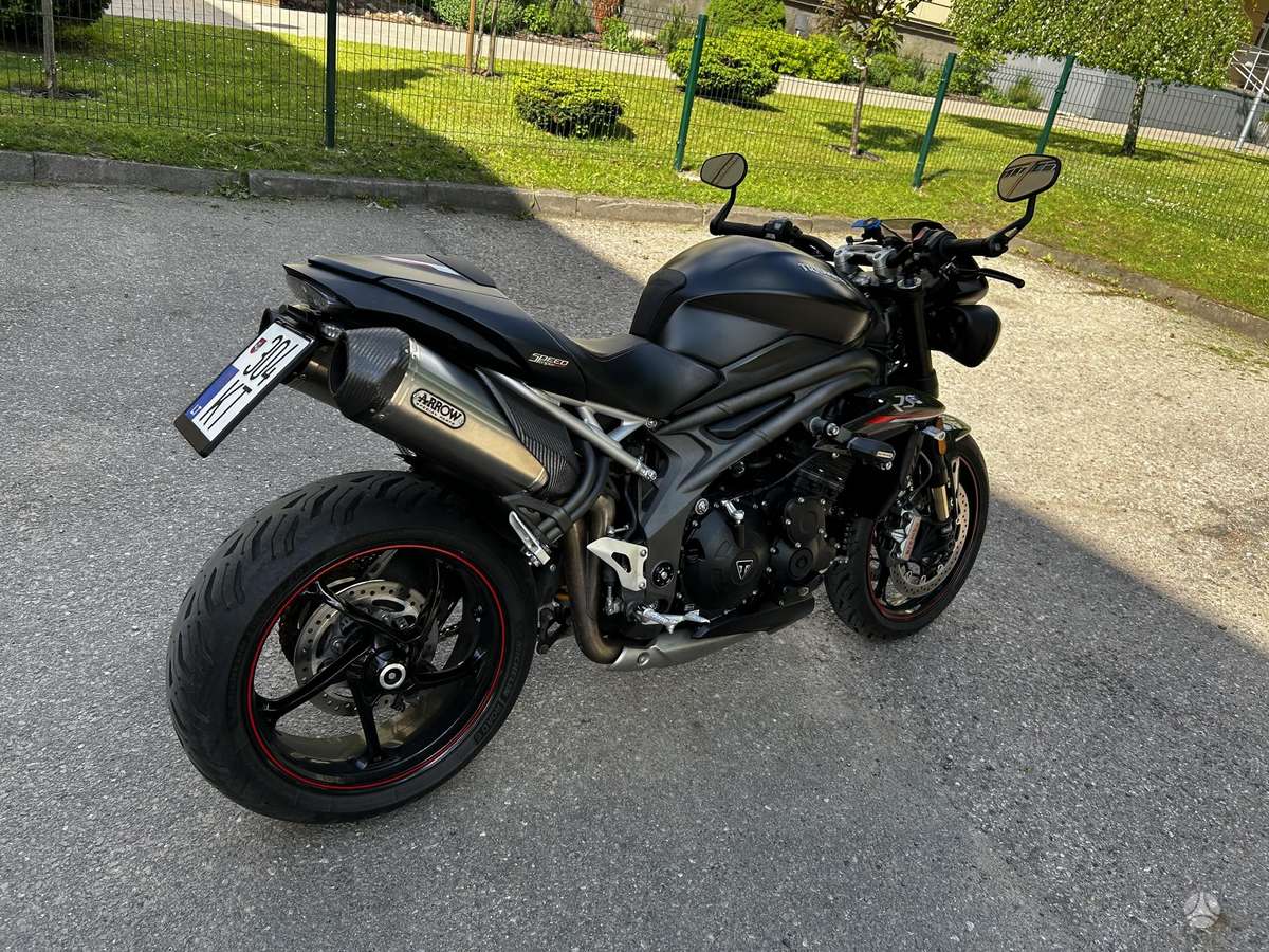 Triumph Speed Triple 1050cc, street / classic