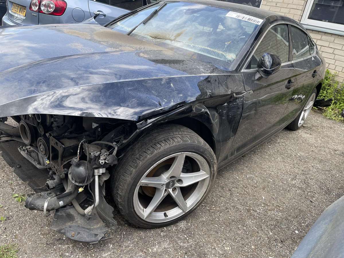 Audi A5 rezerves daļās