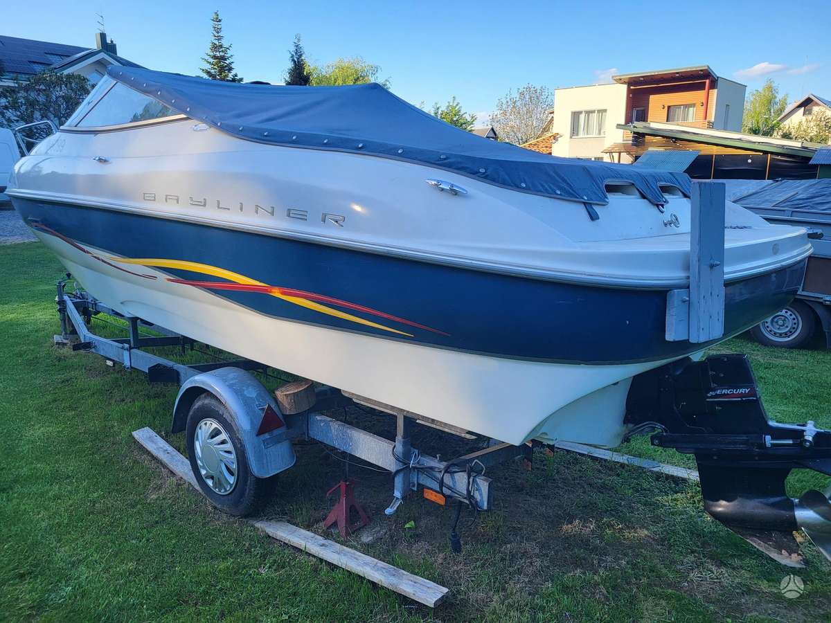 BAYLINER CAPRI 212, yachts / cruisers