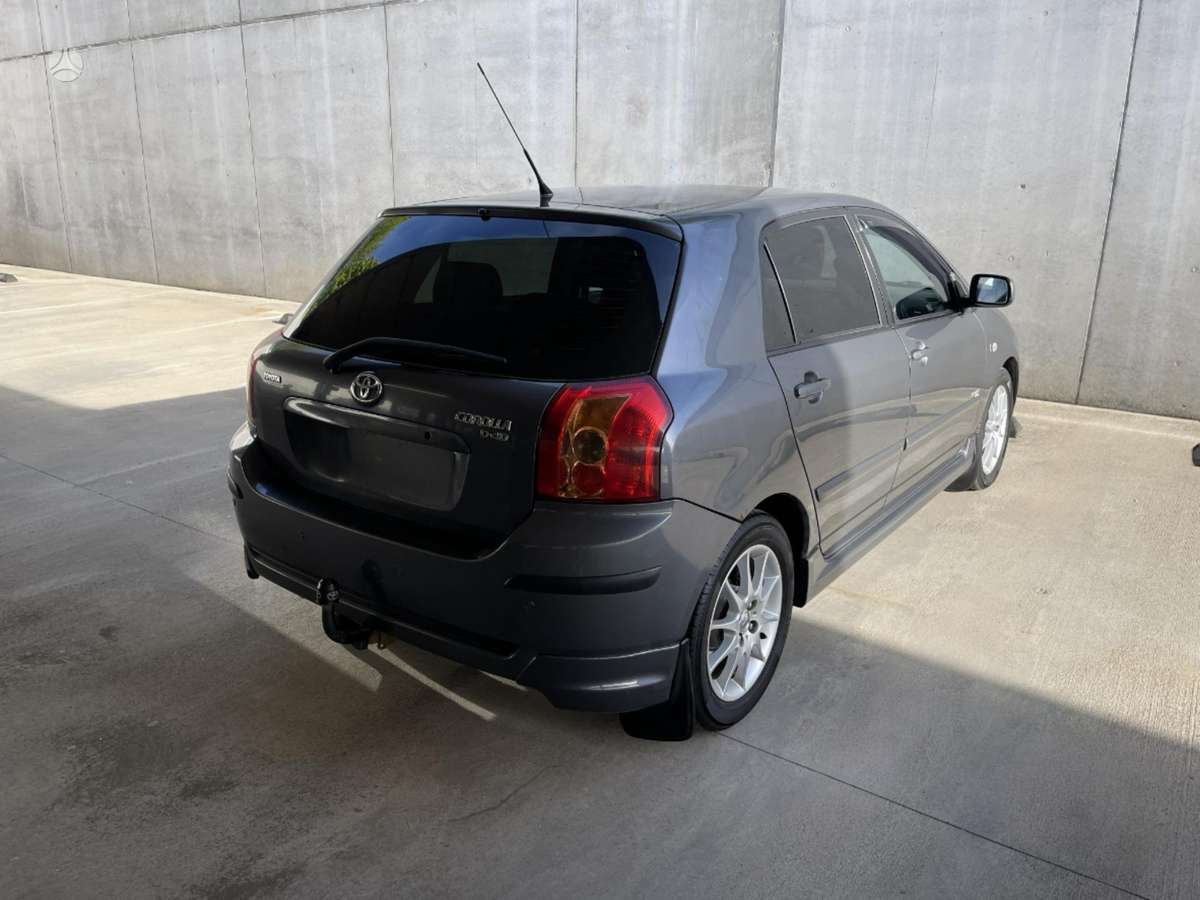 Toyota Corolla - 4