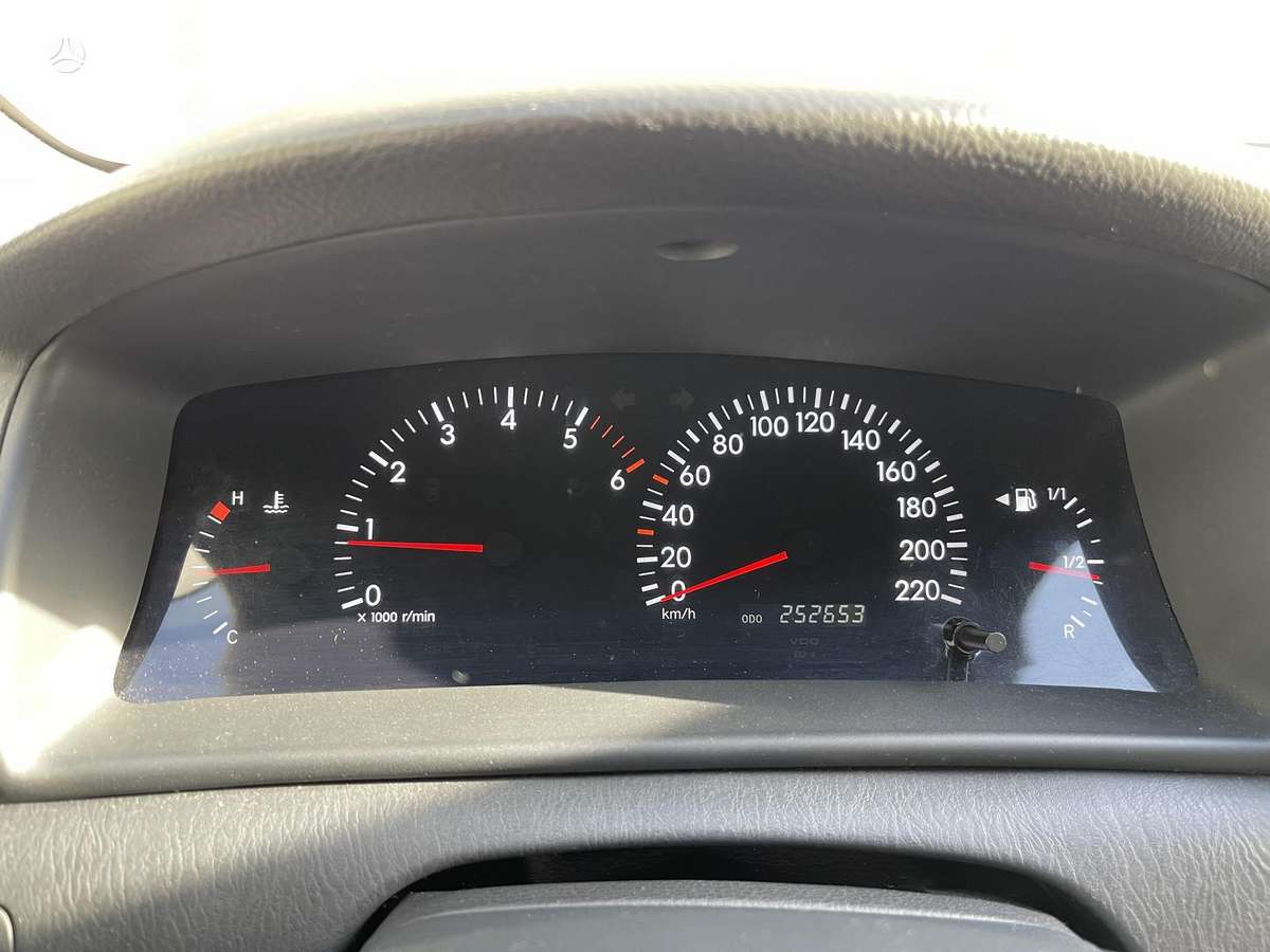 Toyota Corolla - 10