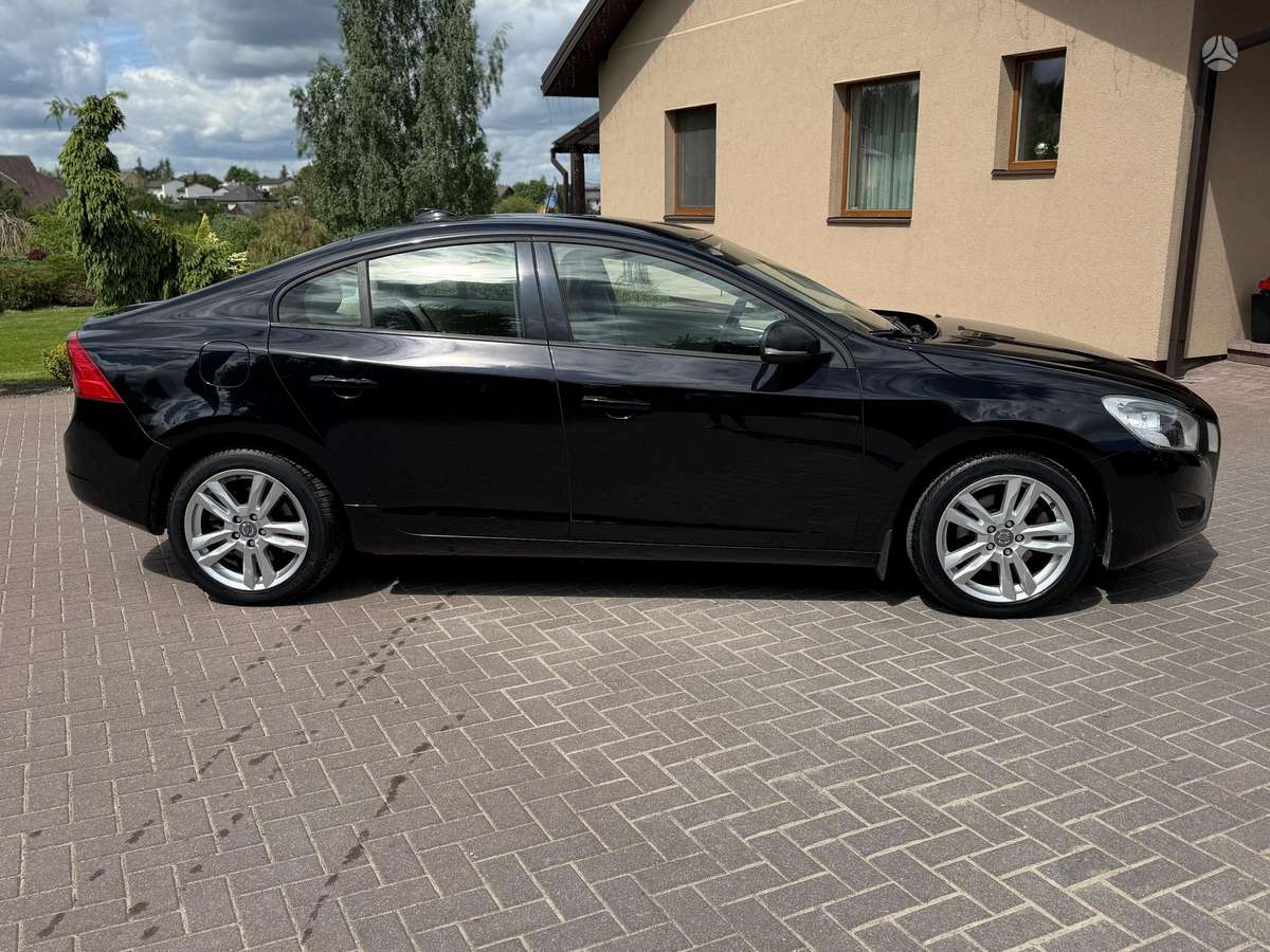 Volvo S60, 2.0 l., Седан