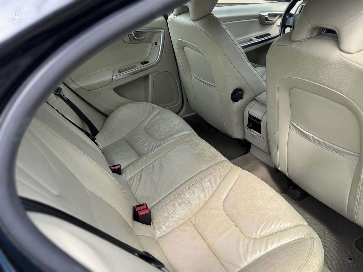 Volvo S60, 2.0 l., Седан