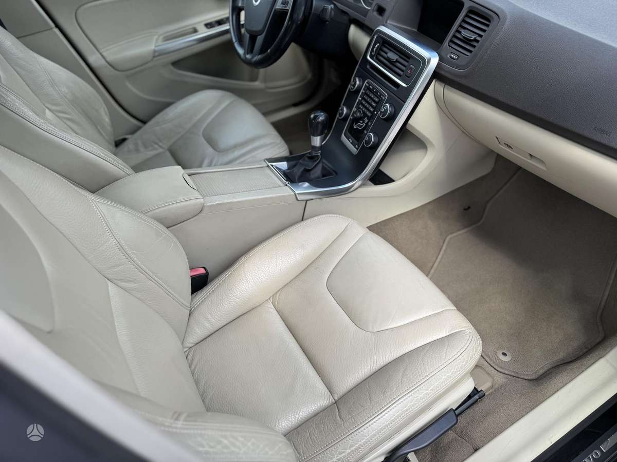 Volvo S60, 2.0 l., Седан