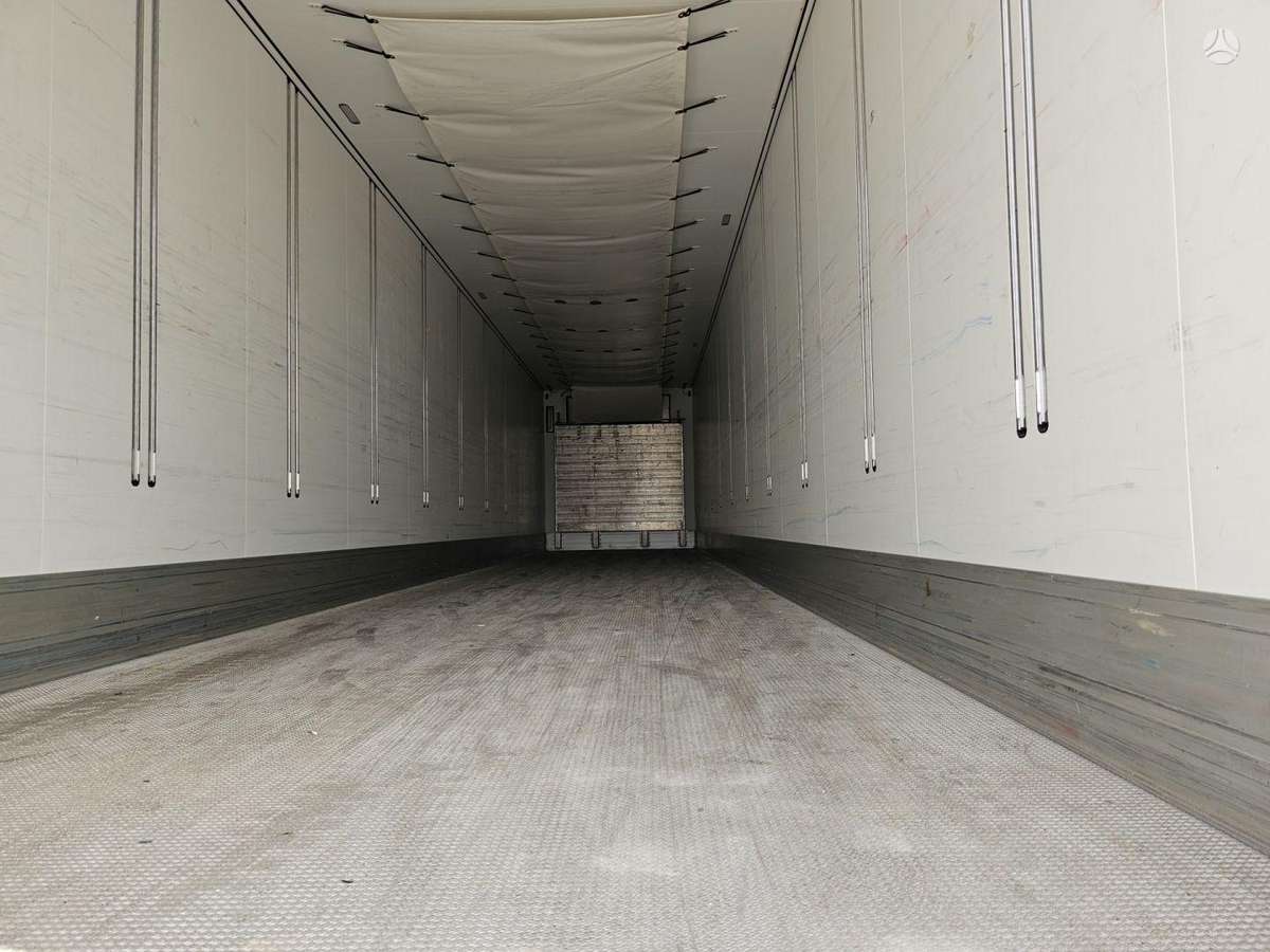 Schmitz SCB*S3B, refrigerated