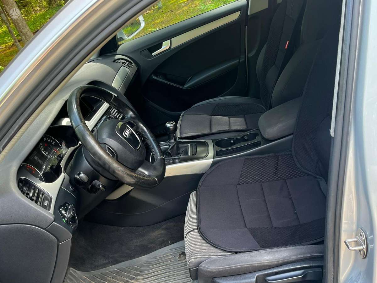 Audi A4, 1.8 l., Седан