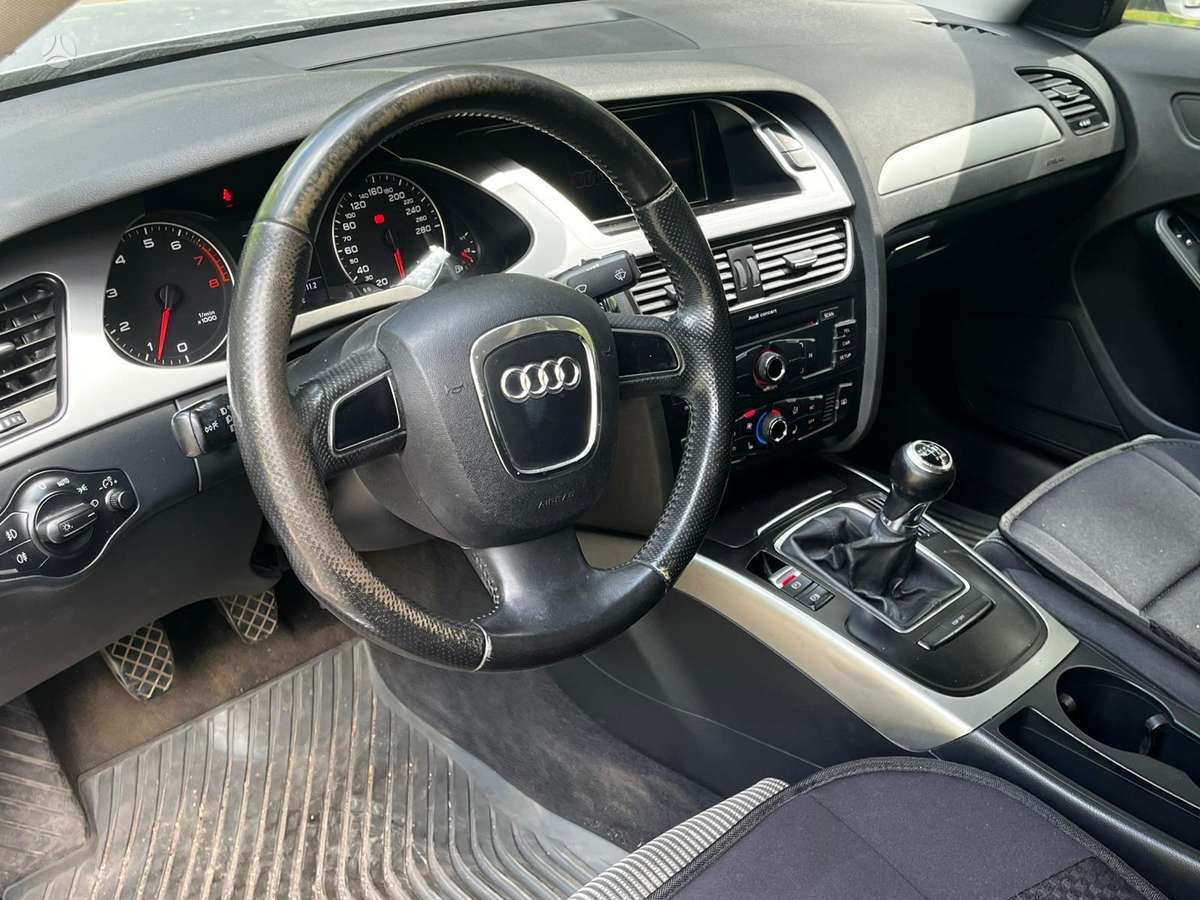 Audi A4, 1.8 l., Седан