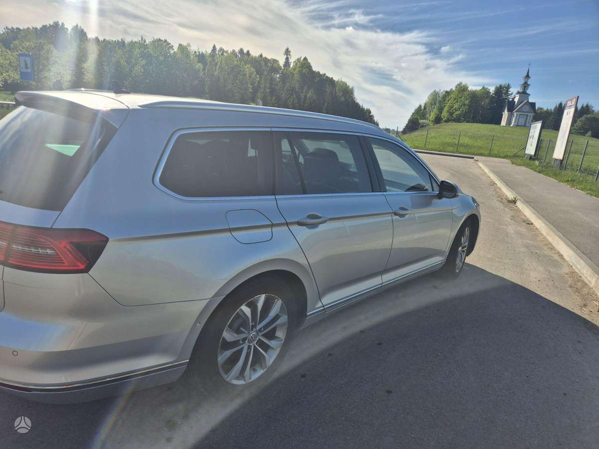 Volkswagen Passat - 4