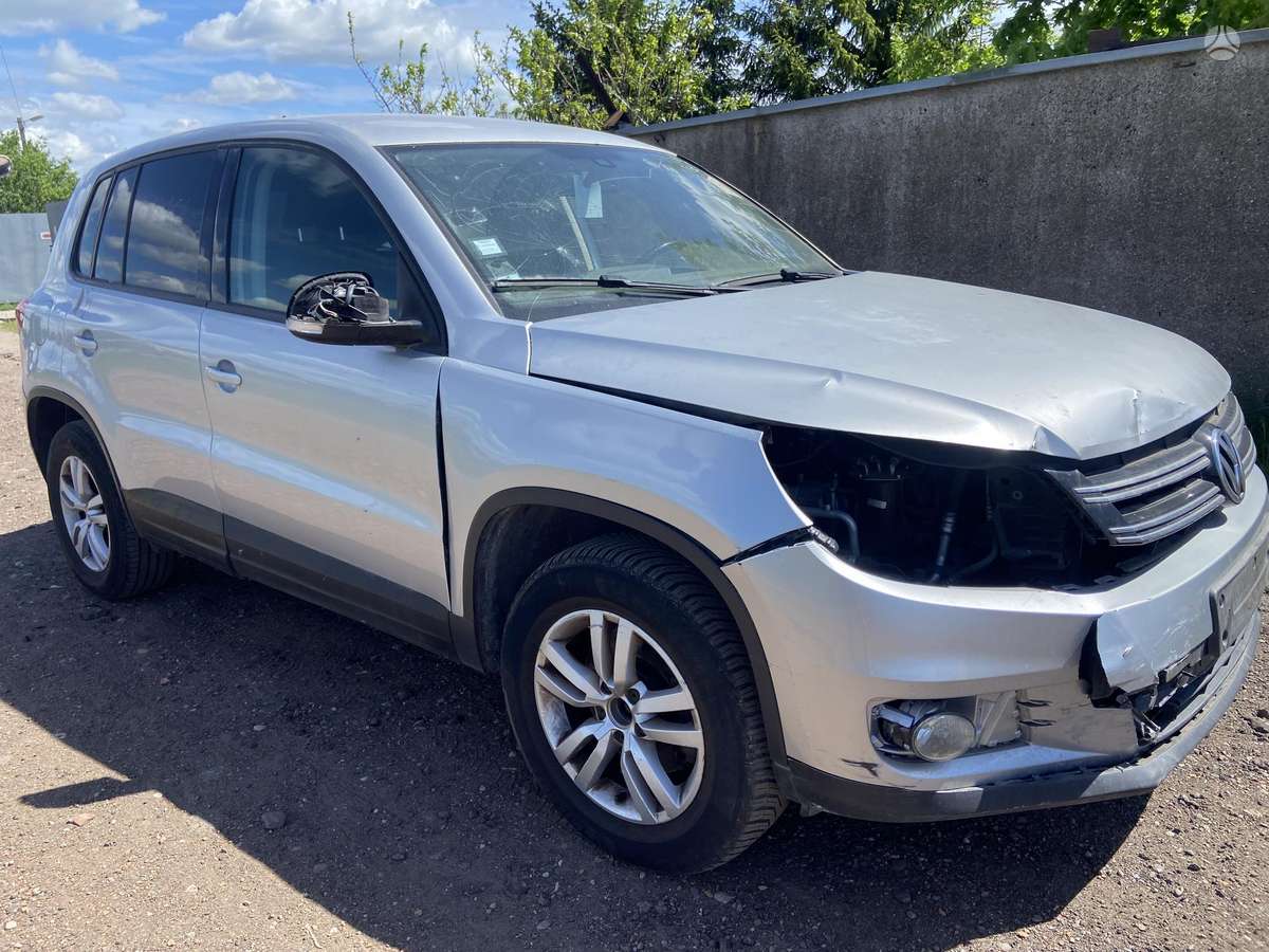 Volkswagen Tiguan - 4