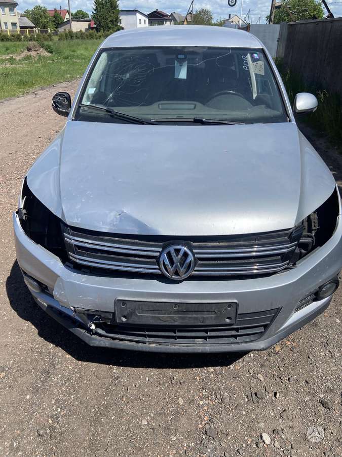 Volkswagen Tiguan - 5