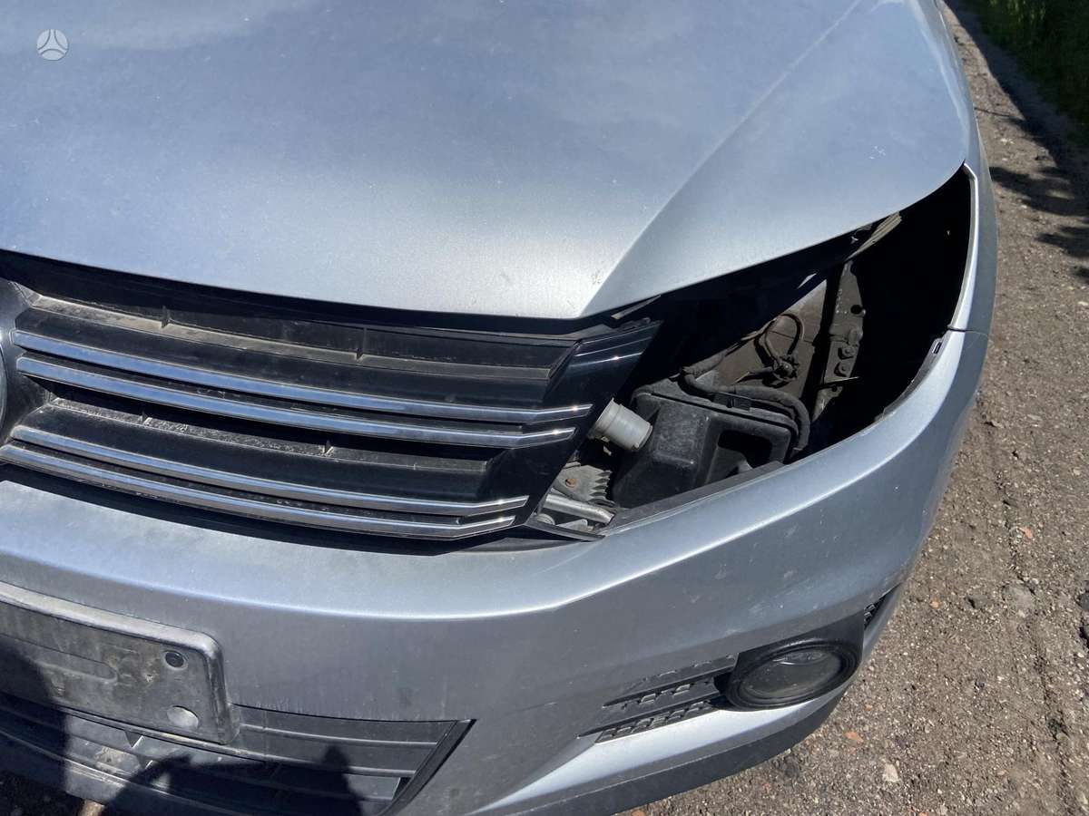 Volkswagen Tiguan - 8