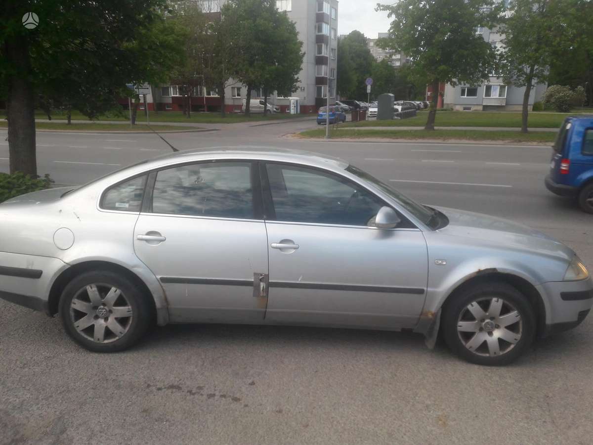 Volkswagen Passat - 2