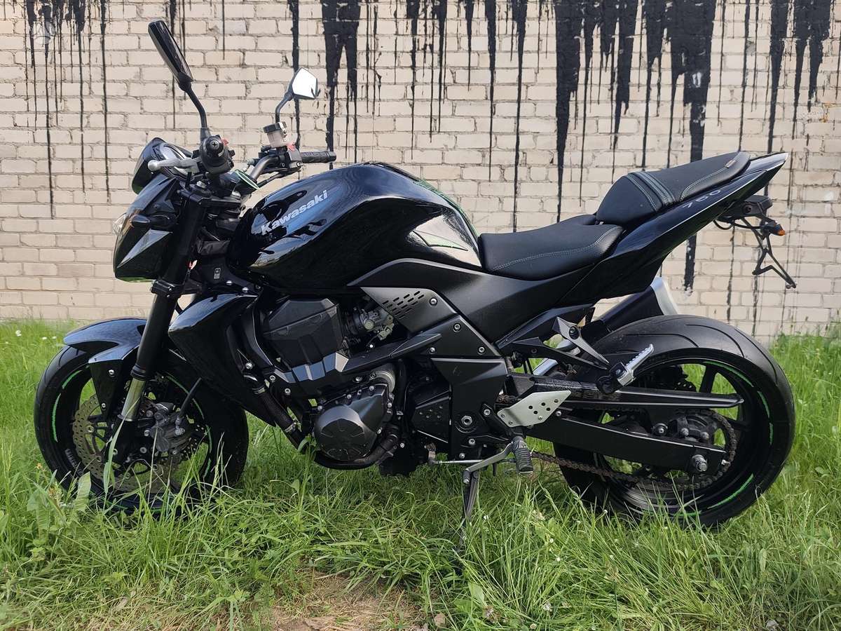 Kawasaki Z 750cc, street / classic