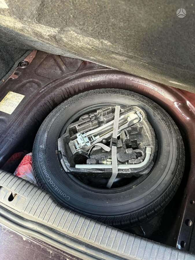 Volkswagen Golf, Седан