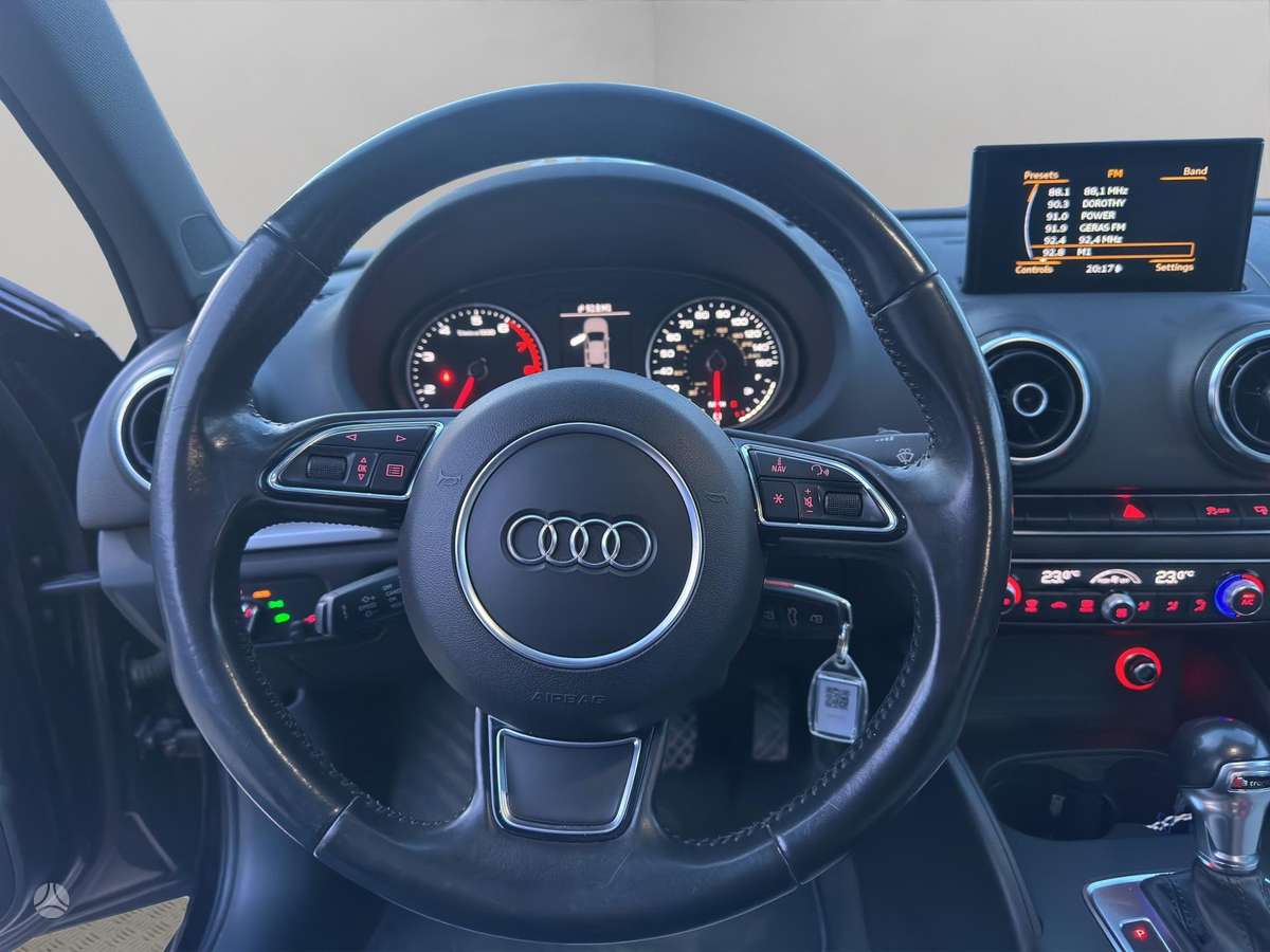 Audi A3, 1.8 l., Седан
