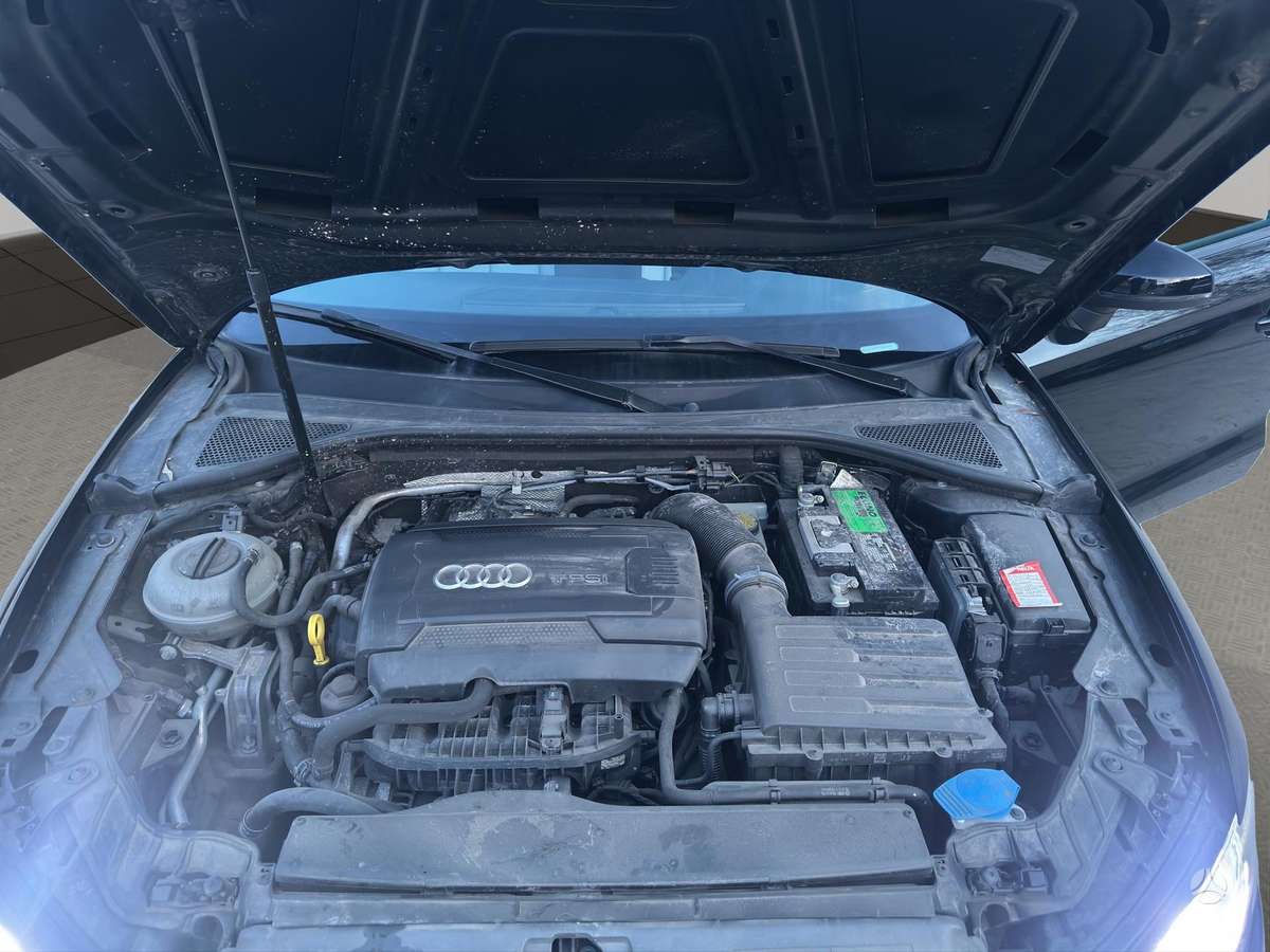 Audi A3, 1.8 l., Седан