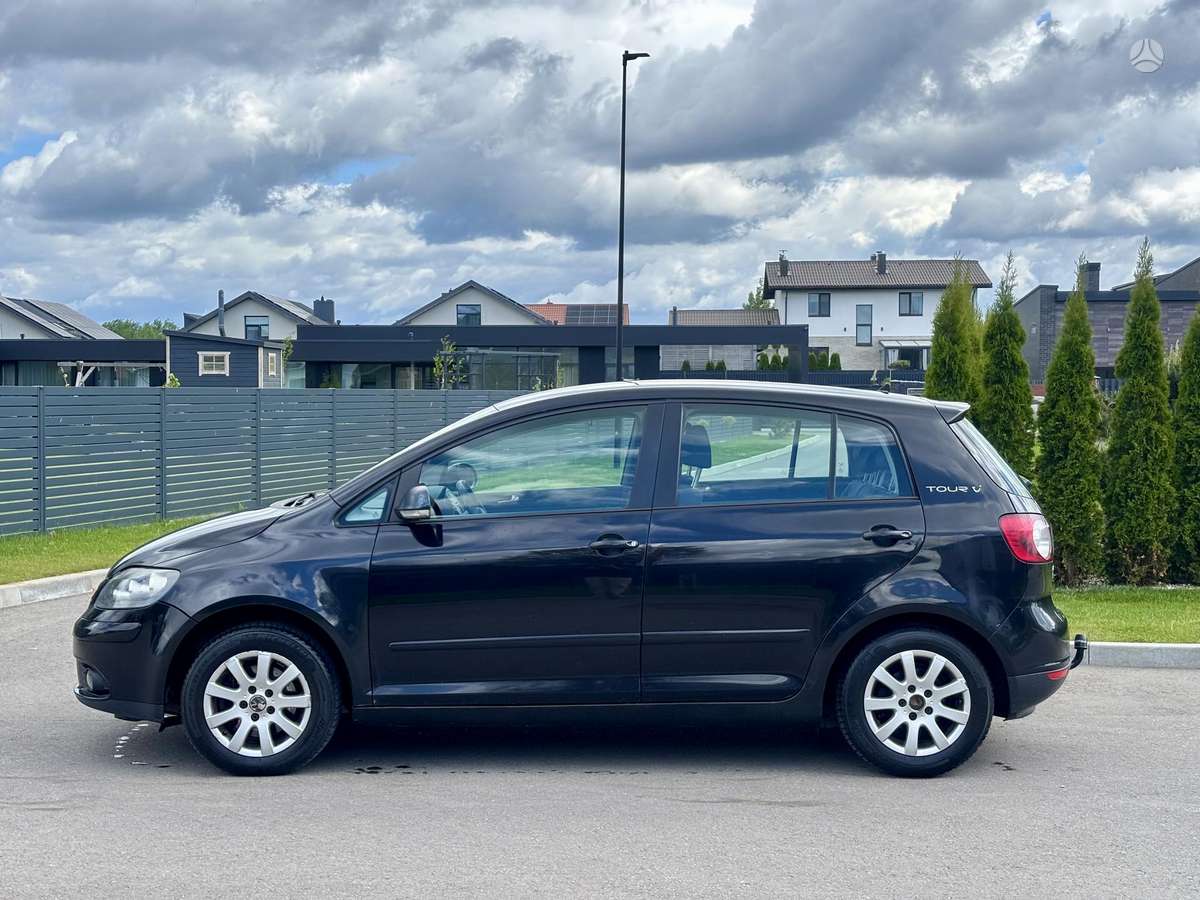 Volkswagen Golf - 5