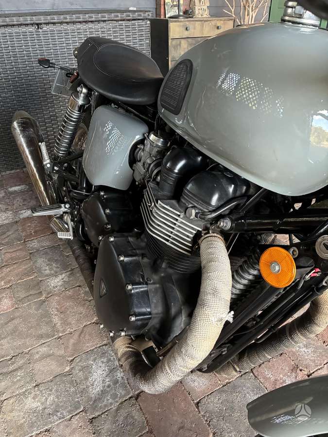 Triumph Thruxton 865cc, street / classic