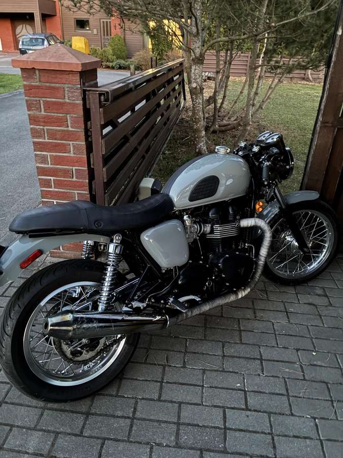 Triumph Thruxton 865cc, street / классические
