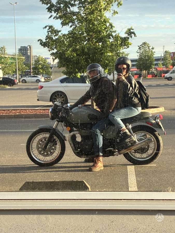 Triumph Thruxton 865cc, street / классические