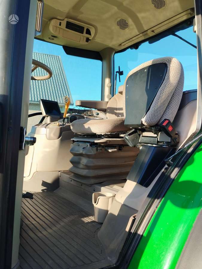 John Deere 6130 R, traktoriai