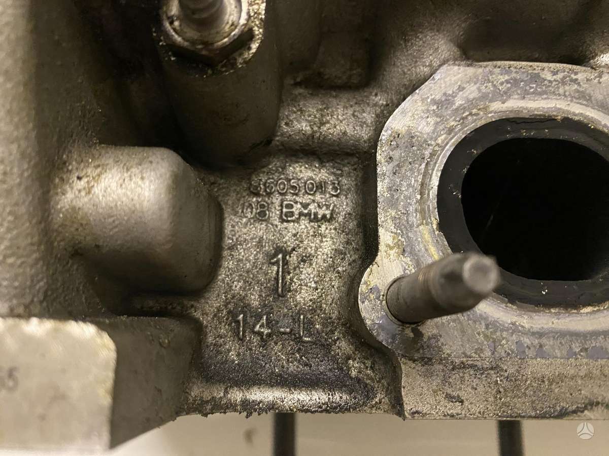 BMW M5, 8605013, cylinder head